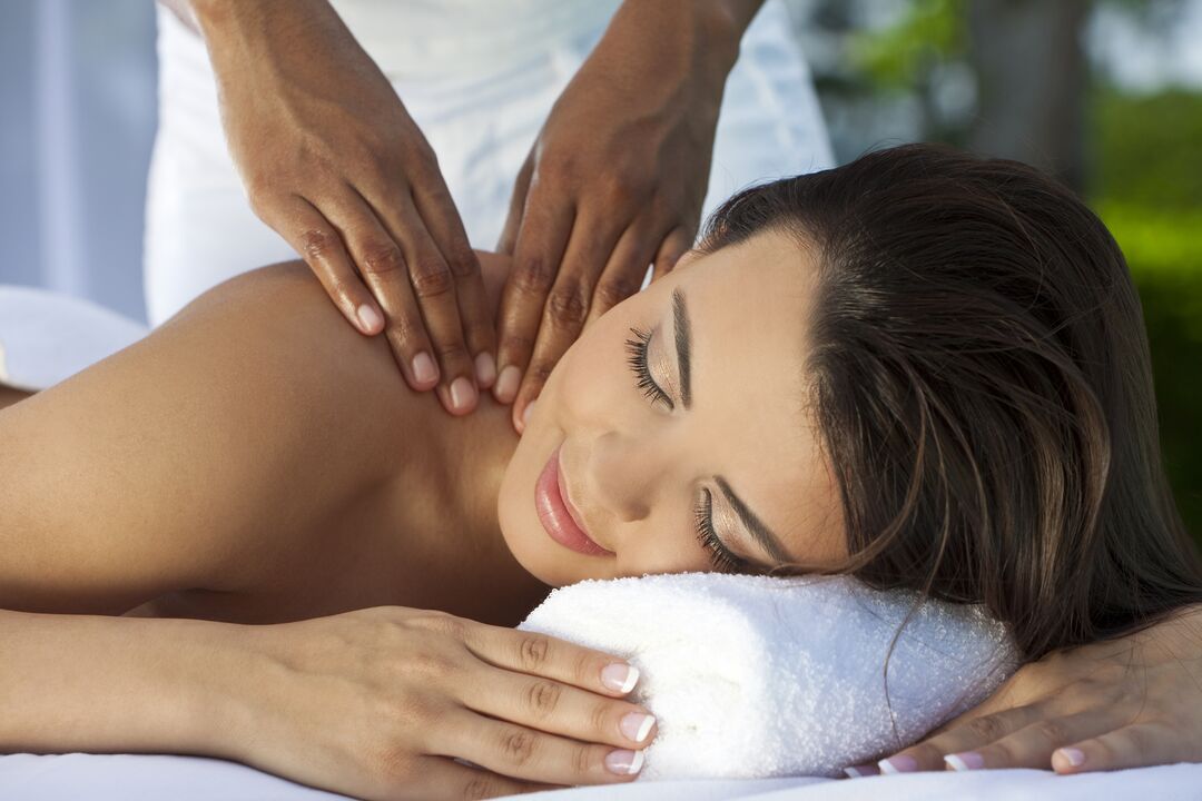 Massaggio per una terapia efficace dell'osteocondrosi del rachide cervicale