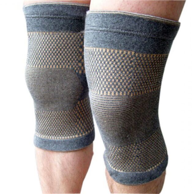 Nella fase iniziale dell'artrosi dell'articolazione del ginocchio, si consiglia di indossare una benda di fissaggio