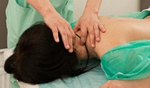 Trattamento dell'osteocondrosi cervicale con massaggio